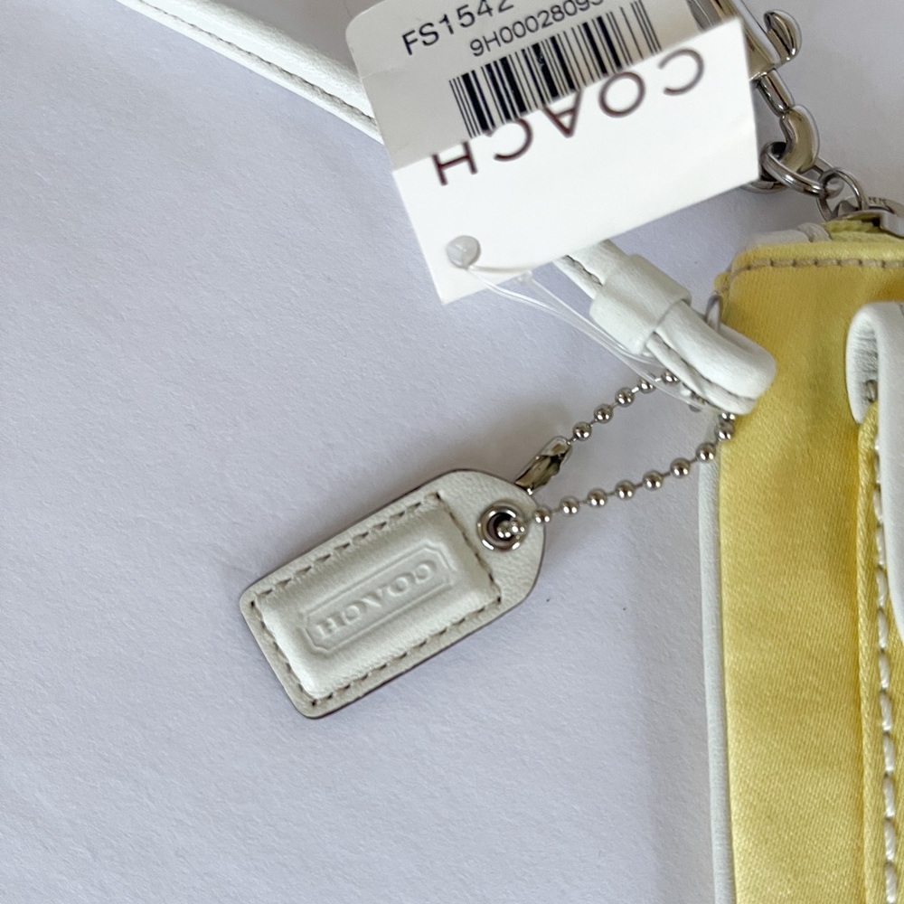 Coach wristlet lemon yellow nwt - Picture 8 of 9